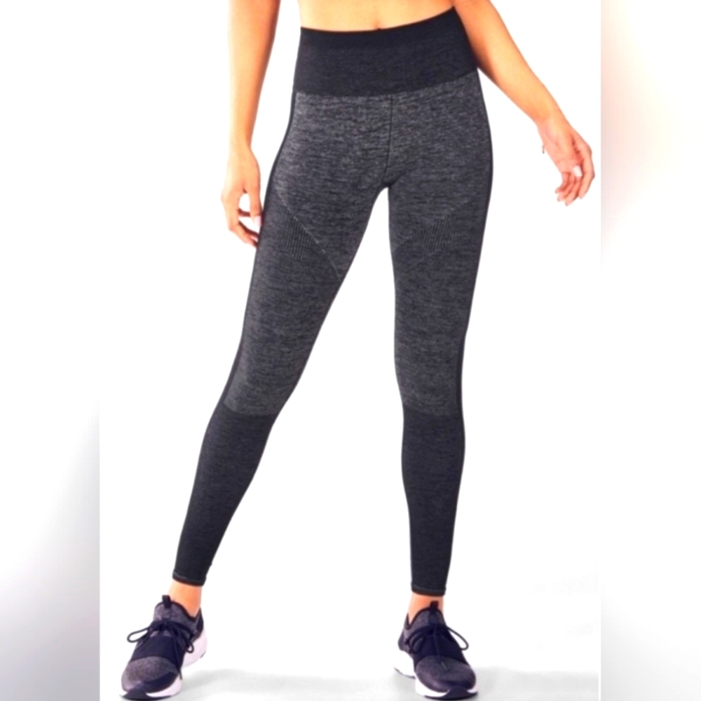 (S)🆕️🌺Fabletics🌺Power Seamless High-Waisted Ribbed Legging  12.5"×L32.5"
